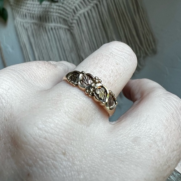 Black Hills Gold Leaf Ring | Size 8 | 10K Tri-Color Gold | Vintage Style Nature - Picture 7 of 11